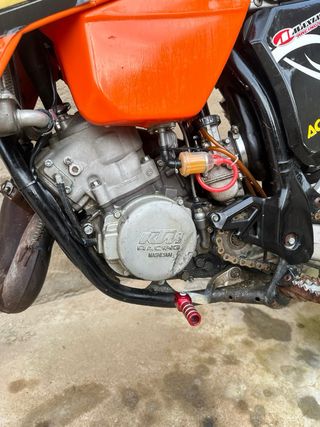 Moto Cross KTM Naranja y Negra