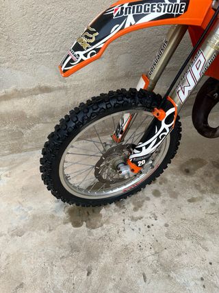 Moto Cross KTM Naranja y Negra