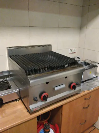 Barbacoa de piedra volcánica profesional