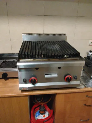 Barbacoa de piedra volcánica profesional