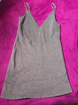 Vestido Bershka glitter plateado negro