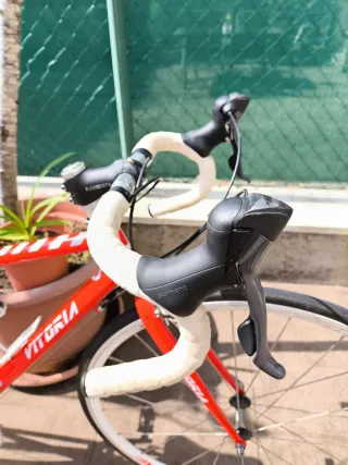 Bicicleta de carreras VITORIA