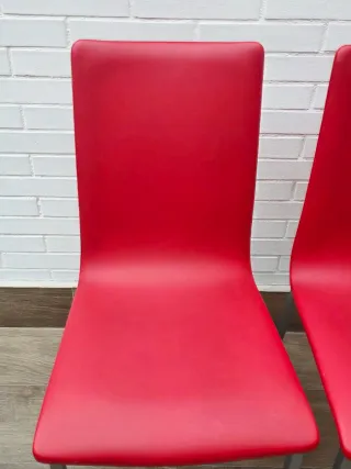 2 Sillas de cocina Polipiel Roja preciosas