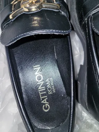 Mocassini Gattinoni Donna Neri con Dettagli Oro