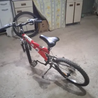 Bicicleta infantil roja Btwin