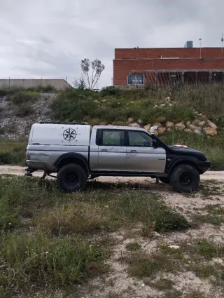 Mitsubishi L200 2003