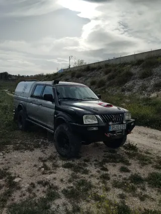 Mitsubishi L200 2003