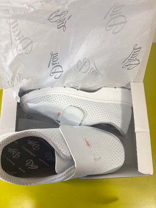 Zapatos Sanitarios Dian Blancos