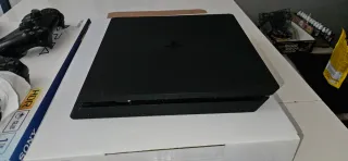 PS4 1TB + 3 Controller + 6 Giochi