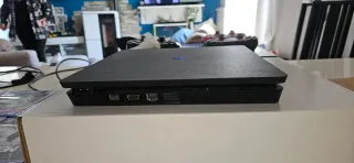 PS4 1TB + 3 Controller + 6 Giochi