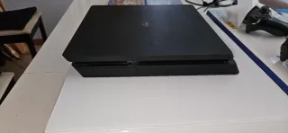 PS4 1TB + 3 Controller + 6 Giochi