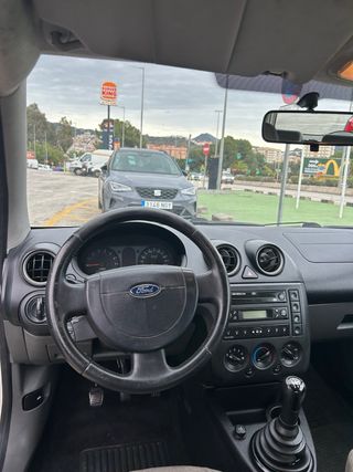 Ford Fiesta 2004