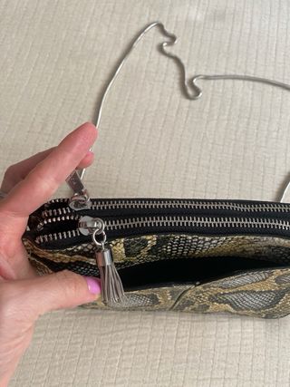 Bolso Parfois estampado serpiente