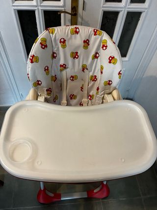 Trona de bebé con estampado infantil