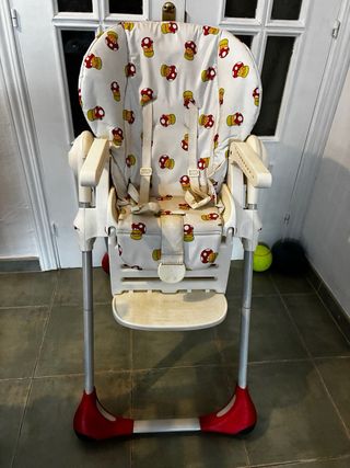 Trona de bebé con estampado infantil