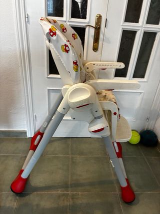 Trona de bebé con estampado infantil