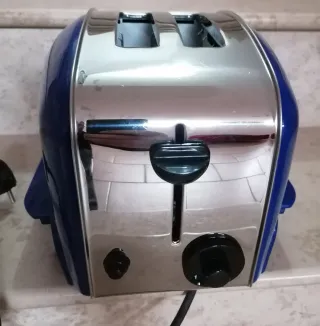 Tostapane blu nuovo mai usato