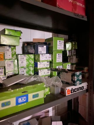 Material Eléctrico, Fontanería y A/A Nuevo