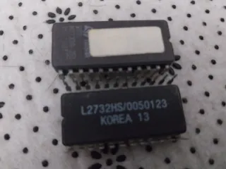 2 CHIP EPROM TEXAS INSTRUMENTS TI-99