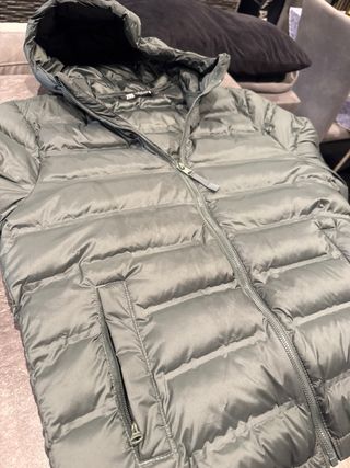 Plumas fino Zara gris