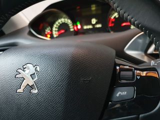 Peugeot 308 BluiHDi 130cv