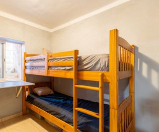 Cama litera de madera