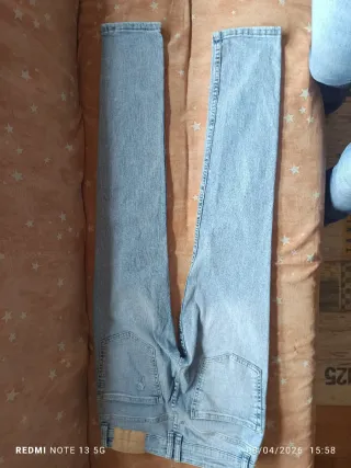 Vaqueros chico desgastados talla 34