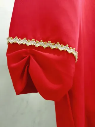 Blusa roja talla 44 con detalle en manga