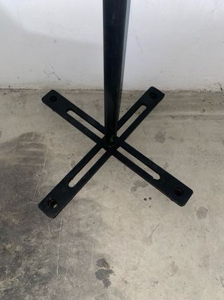 Soporte TV de Pie hasta 55” ideal para exteriores