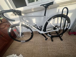 Bicicleta Carretera Cube Attain S (2025)