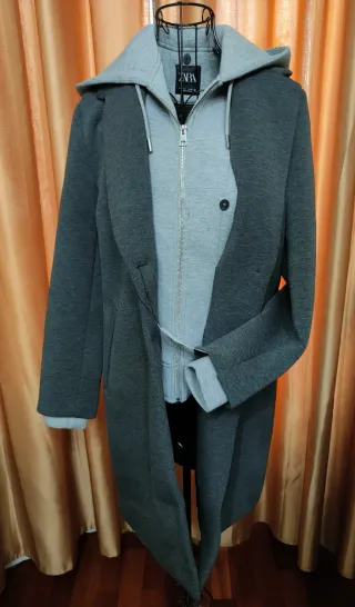 Abrigo combinado con capucha Zara Talla L