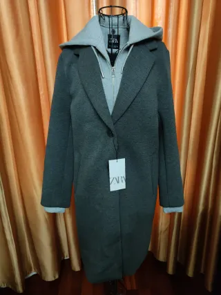 Abrigo combinado con capucha Zara Talla L