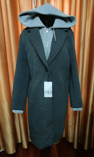 Abrigo combinado con capucha Zara Talla L