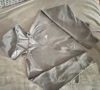 Chaqueta Adidas Gris con Cremallera