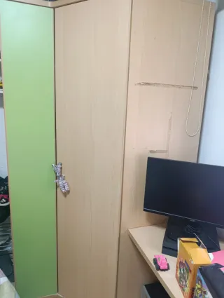 Armario esquinero con escritorio