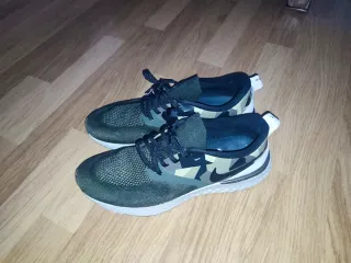 Zapatillas Nike Verdes y Blancas