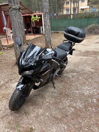 Honda CBR Negra Deportiva