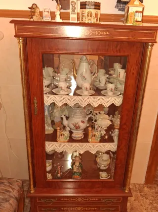 Vitrina antigua comedor madera y cristal