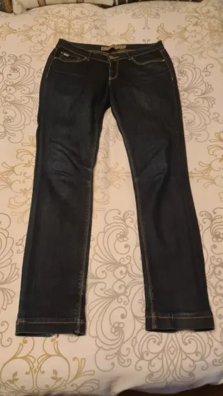 Pantalón vaquero Zara Talla 40