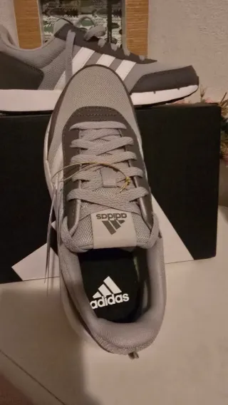 Sapatilhas Adidas run 50s cinza e branco tam 38