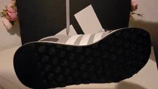 Sapatilhas Adidas run 50s cinza e branco tam 38