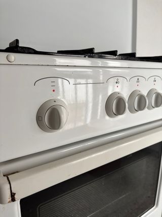 Cocina de gas blanca