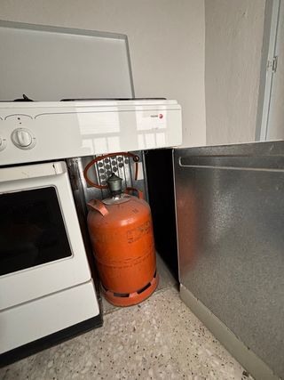 Cocina de gas blanca