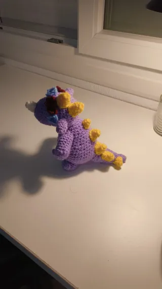 Peluche Dinosaurio Morado Crochet