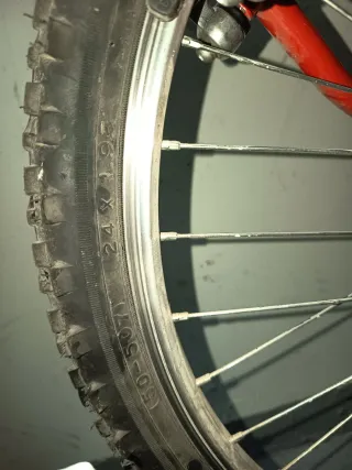 Dos bicicletas para niño o adolescente.