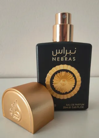 Perfume Nebras Lattafa Negro y Dorado
