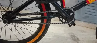 Bicicleta BMX 28 pulgadas Negra.