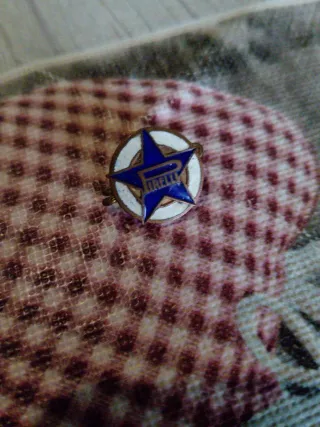 Pin Antiguo Pirelli Estrella Azul