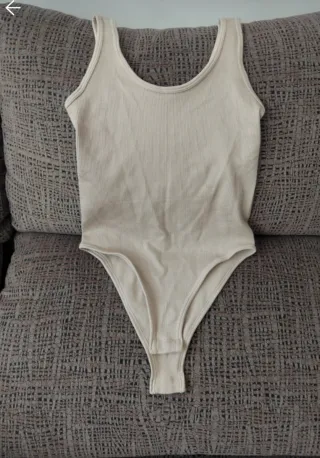 Body tirantes niña Primark beige