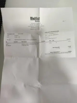 Escritorio blanco con cajonera